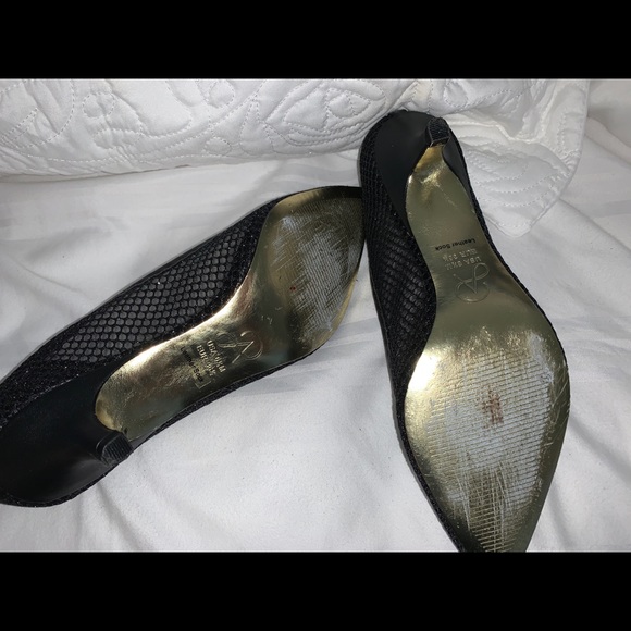 Black netted heels - Picture 3 of 3